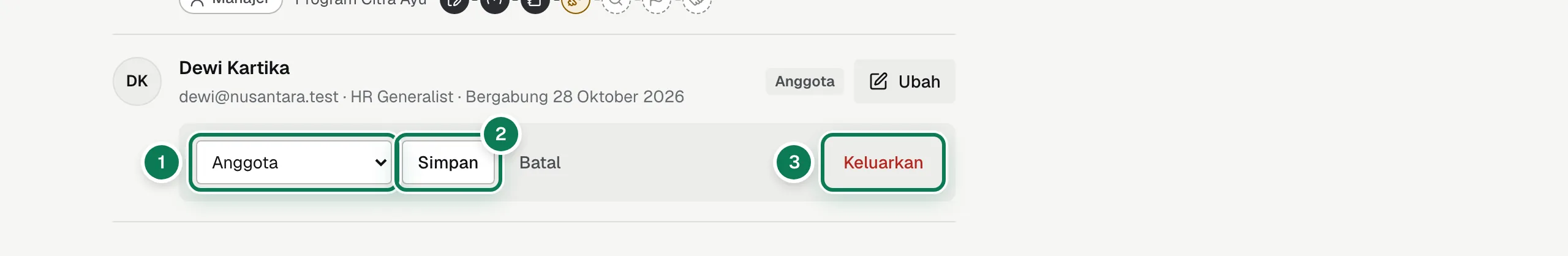 Mengubah peran anggota.
